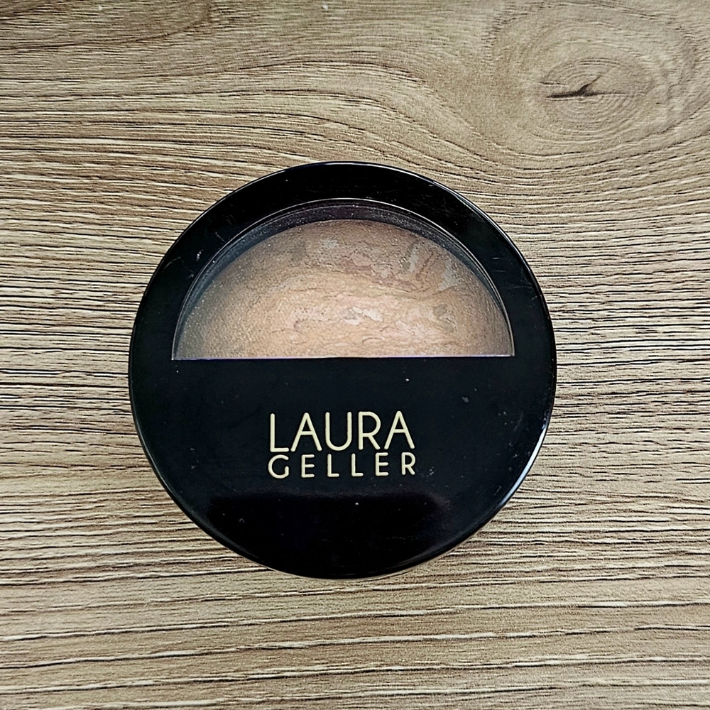Laura Geller Light Baked Foundation